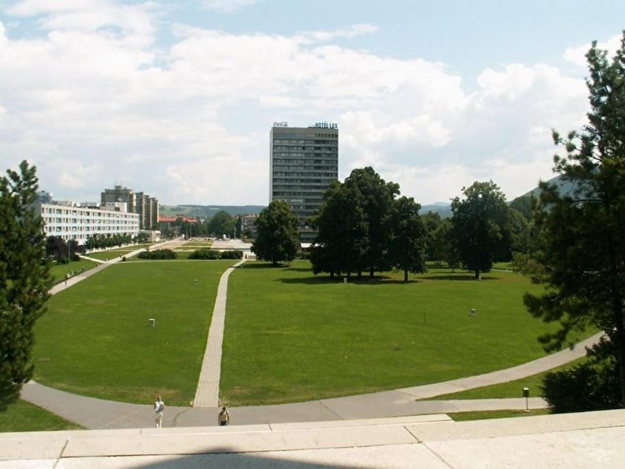 Apartman Lux-City Park Appartement Banská Bystrica Buitenkant foto
